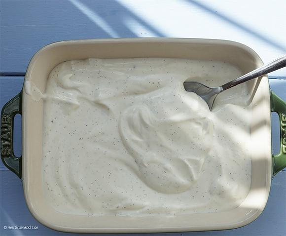 Gefrorener Joghurt pur ohne Eismaschine