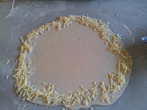 Cheesy Crust Pizza