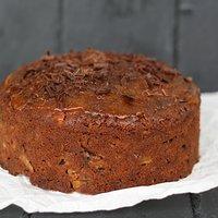 Eine ode an die freundschaft – {schokoladenkuchen mit in rum eingelegten äpfeln und walnüssen}