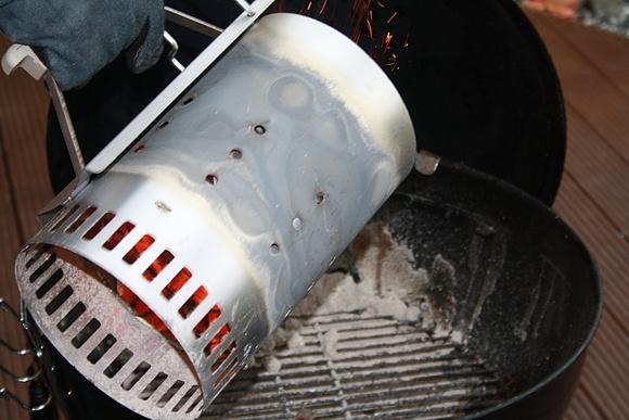 Anzündkamin für Kohlegriller