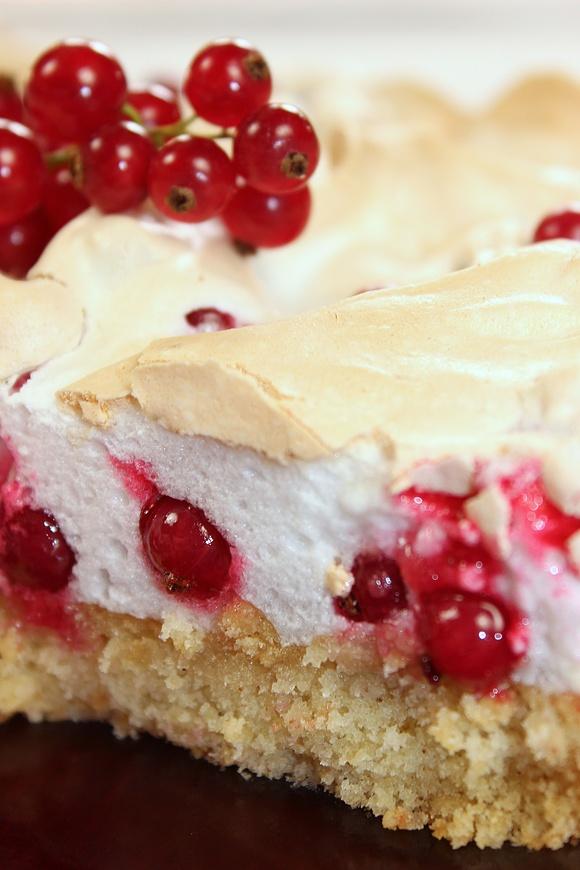 Sommertraum Johannisbeer-Baiser Torte