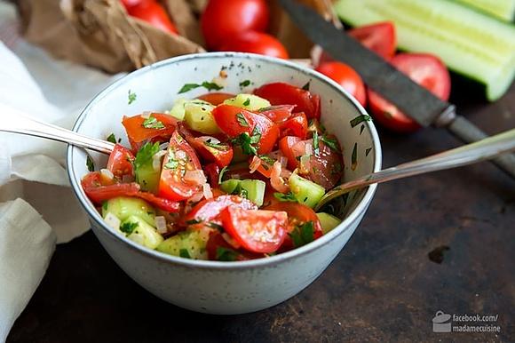Tomaten-Gurken-Salat