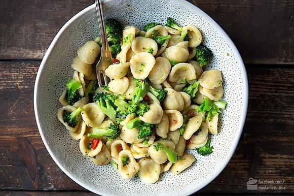 Orecchiette mit Brokkoli und Chili