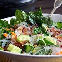 Glasnudelsalat mit süßem Chilidressing