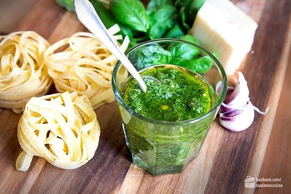 Basilikumpesto selbstgemacht