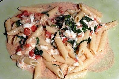 Spaghetti Caprese mit Spinat