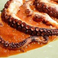 Pulpoarme an Tomatensauce