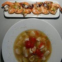 Fischsuppe mit Garnelen