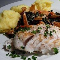 Skrei-Loin mit rotem Mangold und Kartoffelpüree