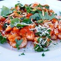 Bio-Garnelen mit Orecchiette und Paprikasauce