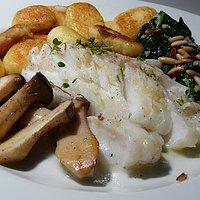 Skrei an Kräuterseitlingen und selbst gemachten Gnocchi
