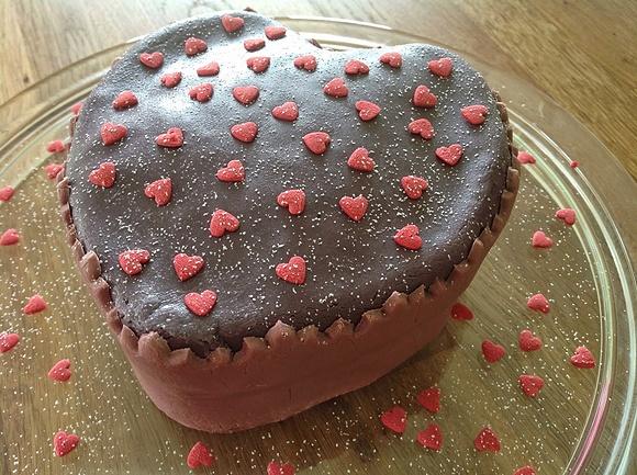 Kleiner bunter Orangenkuchen mit Frischkäse