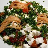 Pasta mit Büffelmozzarella und Auberginen