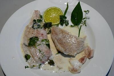 Steinbutt im Ganzen mit Weißweinsauce