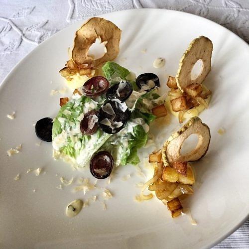 Caesar schlot himmel & äd - kölsche interpretation des caesar salats