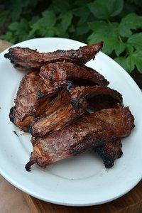 Bamberger rauchbier-marinade zu spare-ribs vom schwäbisch hällischen