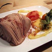 Toblerone-Parfait mit Passionsfrucht-Sauce und Physalis
