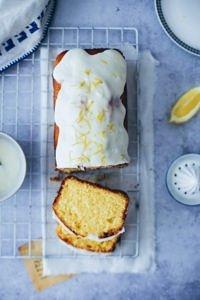 Rezept für dreifach zitronigen Zitronenkuchen – lemon drizzle cake recipe
