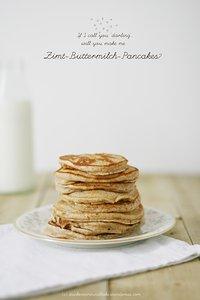 Zimt-Buttermilch-Pancakes mit Sternenhimmel
