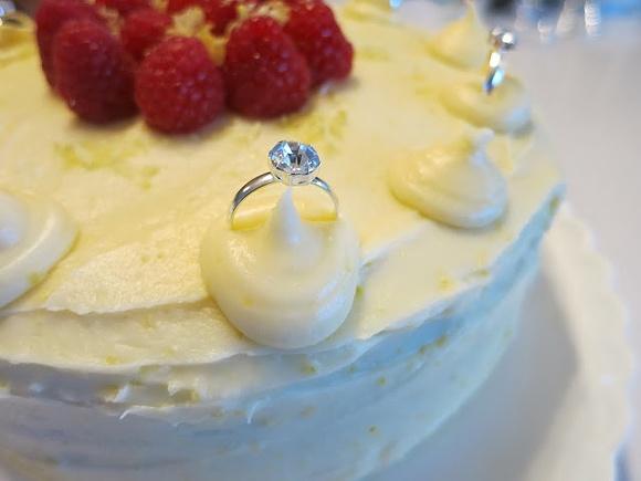 Zitronenkuchen mit Zitronen-Frischkäse Frosting
