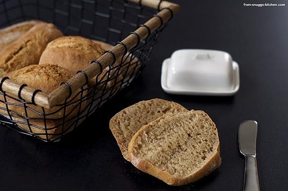 Spätstück mit Frühstücksbrötchen