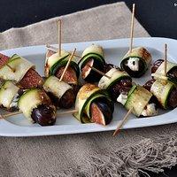 Tapas - heute: gefüllte Dattel, vegetarisch