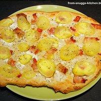 Flammkuchen mit Ziegenfrischkäse