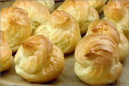 Schwammerlgulasch mit pikanten Windbeuteln