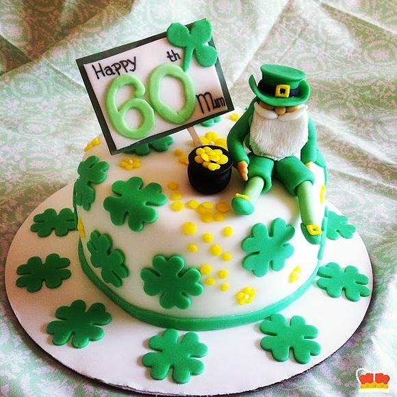 Ein irischer Leprechaun gratuliert zum Geburtstag