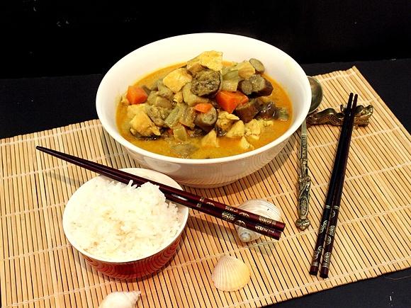Southeast asian chicken and eggplant curry