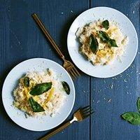 Rezept von meike peters: zitronen-mascarpone-risotto mit knusprigem salbei
