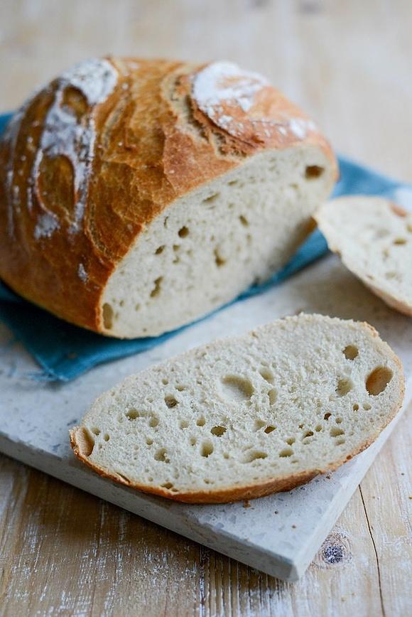 Sauerteigbrot mit Trockenhefe