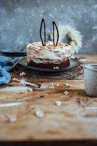 Schoko-mandelkuchen mit marmor-creme: ostern zu hause