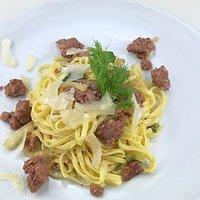 Frische pasta mit salsiccia und fenchel