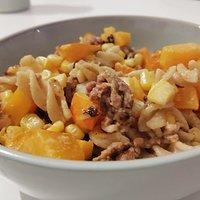 Vegetarische Hack-Kürbis-Pfanne mit Mais