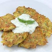 Bunte Gemüseröstis mit Tzatziki