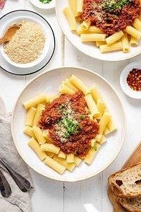 Vegane bolognese soße (mit blumenkohl & walnuss)