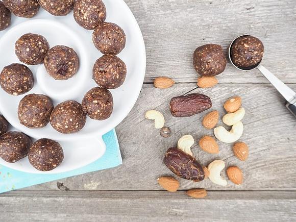 Schoko-Energiekugeln – der perfekte Snack