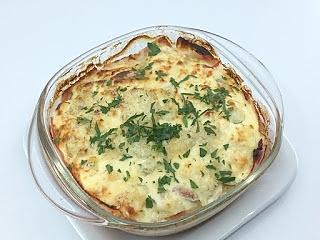 Kartoffelauflauf mit Bacon und Tomaten