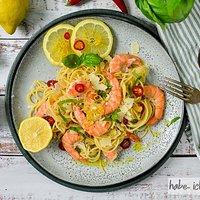 Spaghetti mit Garnelen in Zitronensauce