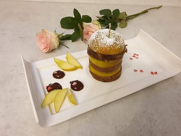 Schneller Bratapfel-Knödel Turm