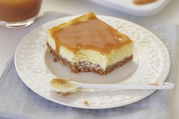 Salted caramel cheesecake with pecan cookie crust