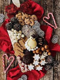 Christmas candy charcuterie board – weihnachtsplätzchen und lebkuchen teller