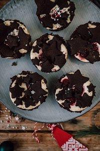 Zupfkuchen-Muffins im Weihnachtskleid mit Zimtquark