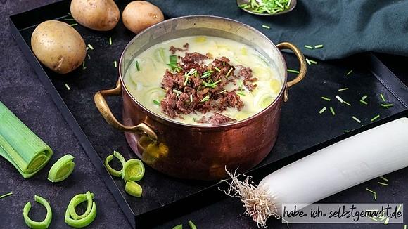 Käse lauch suppe mit hackfleisch