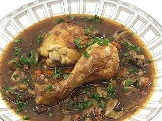 Coq au vin blanc im Weißweinsauce