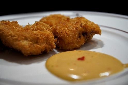 Crispy panko chicken mit buttermilchmarinade