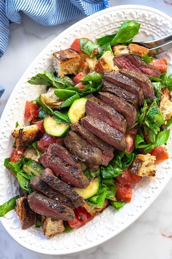 Panzanella mit Steak