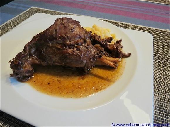 Wildschweinhaxen mit pfifferlingen aus dem slow cooker