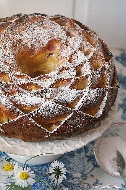 Rhabarber vanille rührkuchen und pink drink